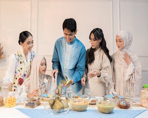 Lampu redup di malam hari